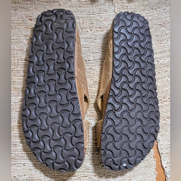 Birkenstock Papillio Sandals Slides Cross Strap in Gold - Picture 5 of 5